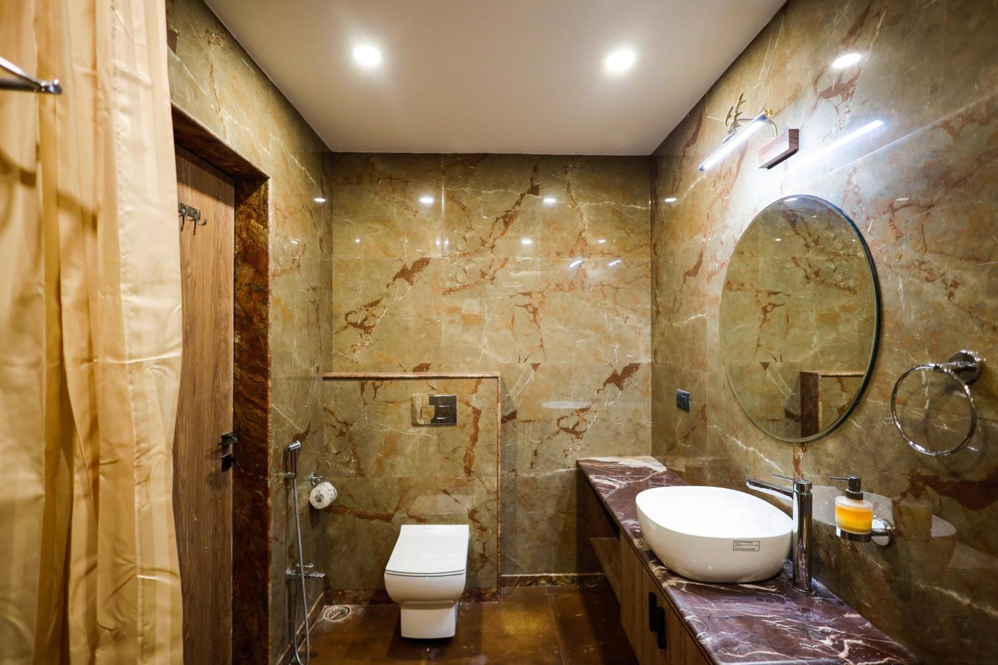 Myestay Elite The Ultimate Luxury Spacious * Varanasi